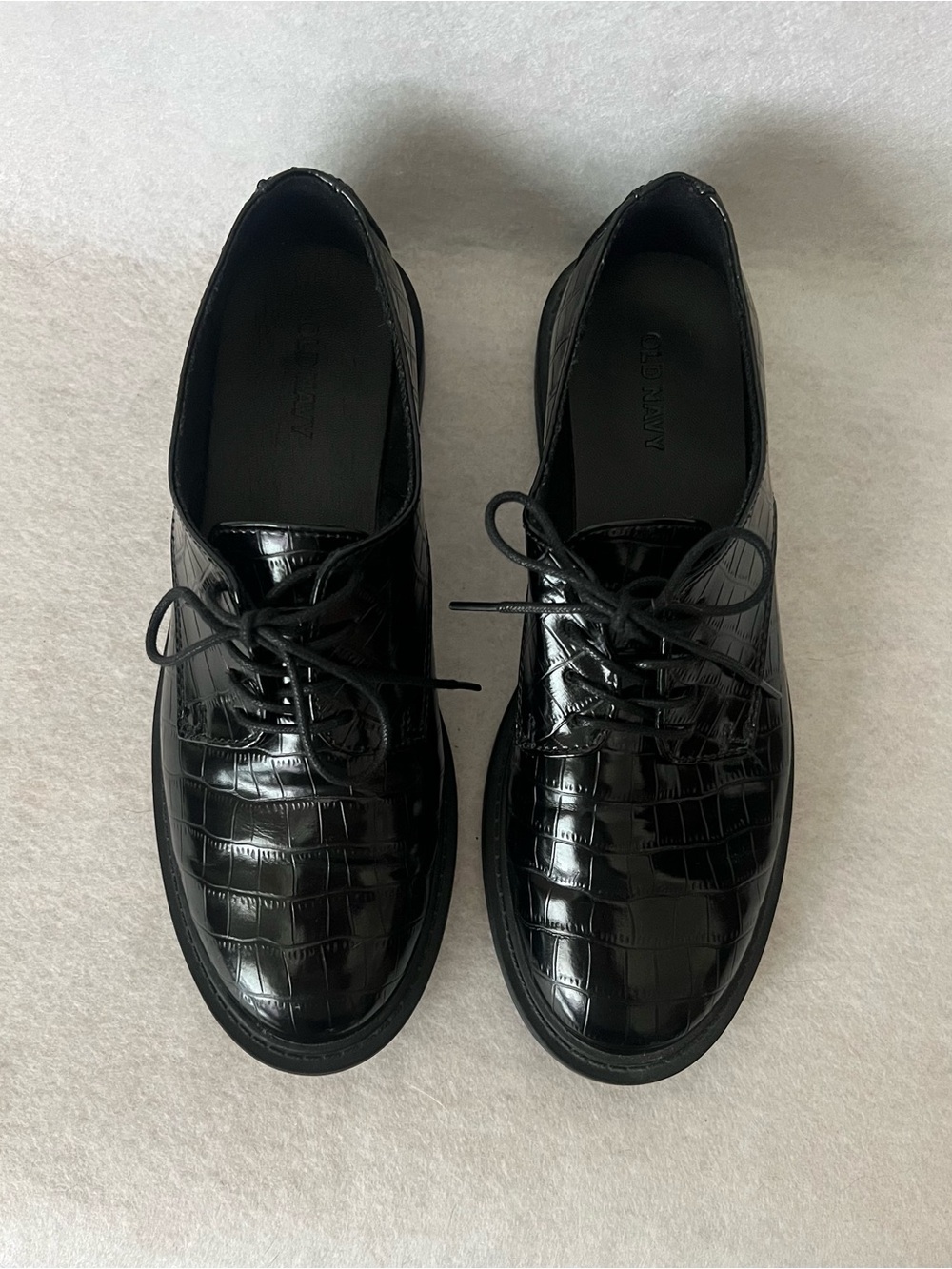 Old Navy Faux Leather Oxford Shoes